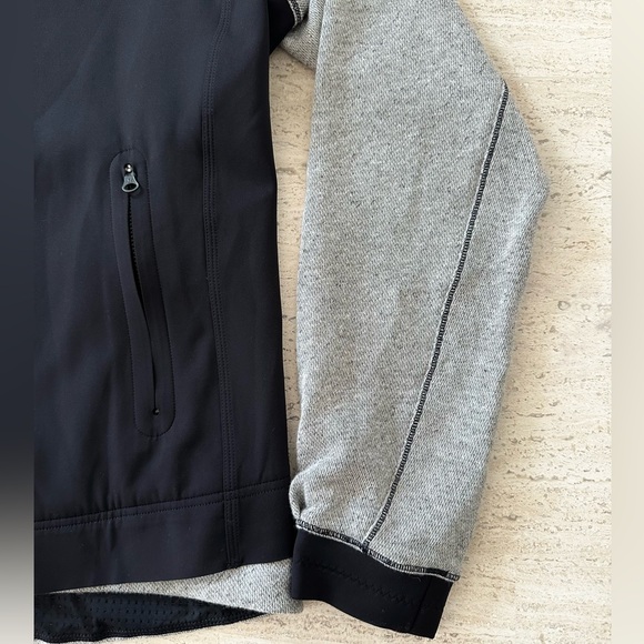 Lululemon Var-City Bomber Jacket | Black / Heathered Black | Size 10 - Picture 5 of 16